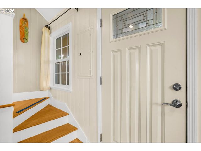 806 Ne MAST Ave, Lincoln City, OR 97367