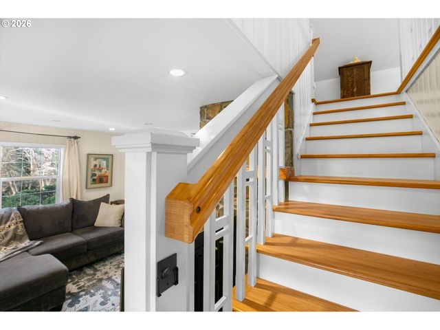 806 Ne MAST Ave, Lincoln City, OR 97367