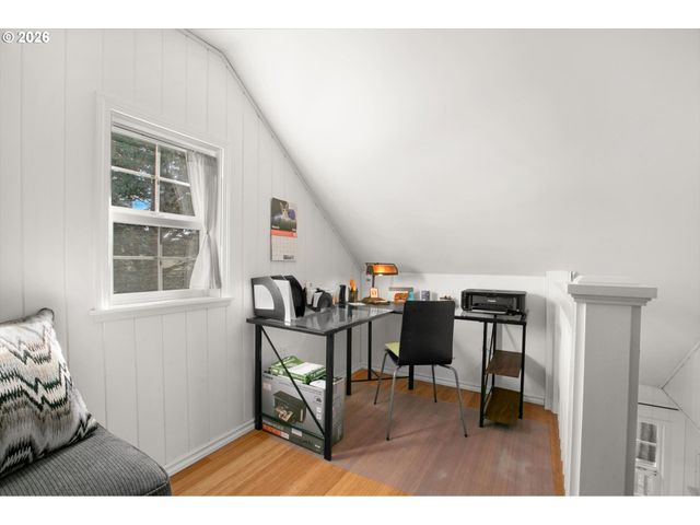 806 Ne MAST Ave, Lincoln City, OR 97367