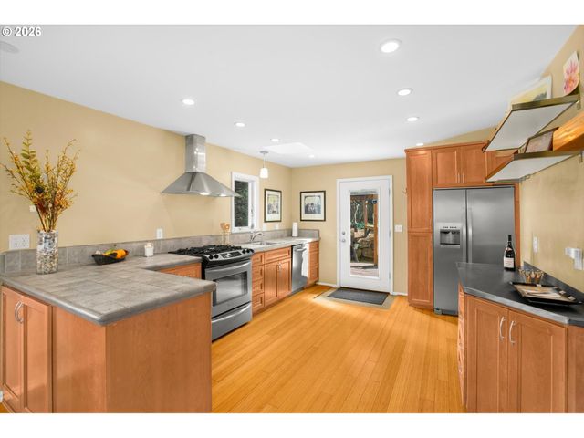 806 Ne MAST Ave, Lincoln City, OR 97367