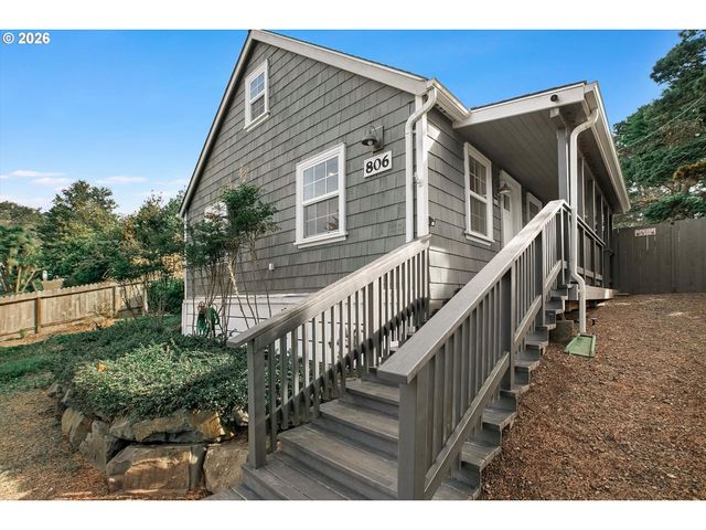 806 Ne MAST Ave, Lincoln City, OR 97367