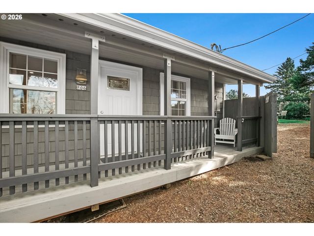 806 Ne MAST Ave, Lincoln City, OR 97367