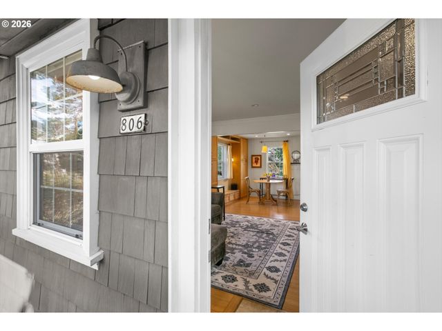 806 Ne MAST Ave, Lincoln City, OR 97367