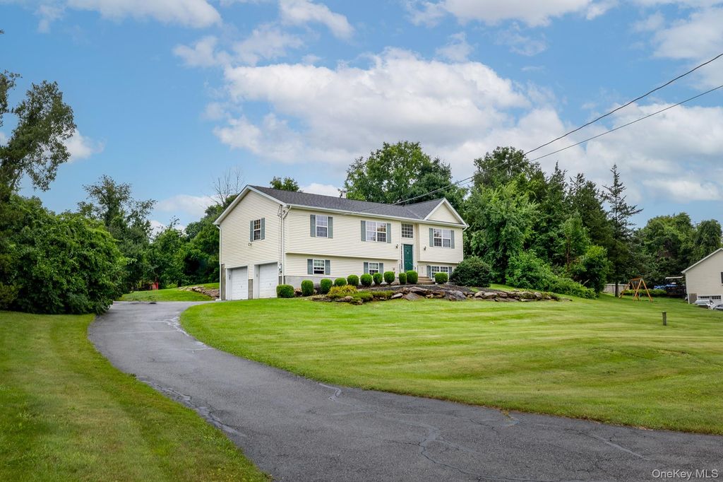 23 Burdick Road, Patterson, NY 12563