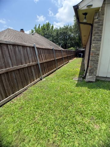 2806 Harpers Ferry Lane, Garland, TX 75043