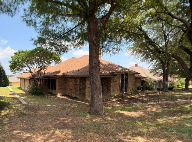 2806 Harpers Ferry Lane, Garland, TX 75043