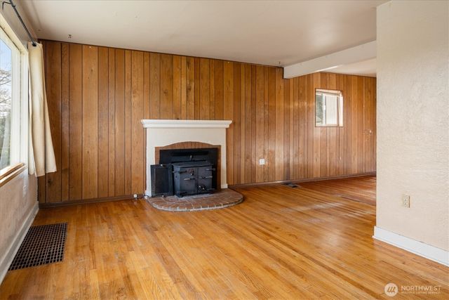 11737 North Park Avenue N, Seattle, WA 98133