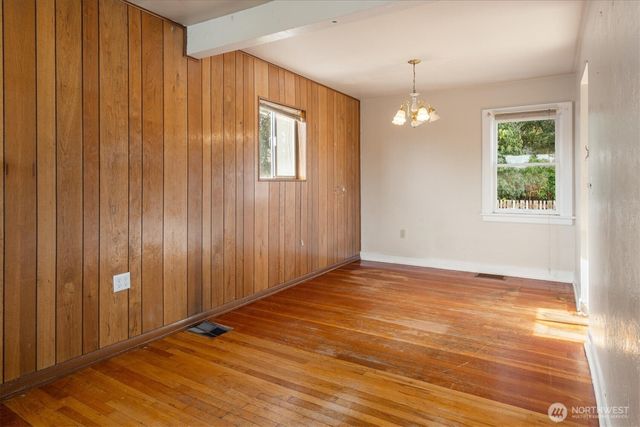 11737 North Park Avenue N, Seattle, WA 98133