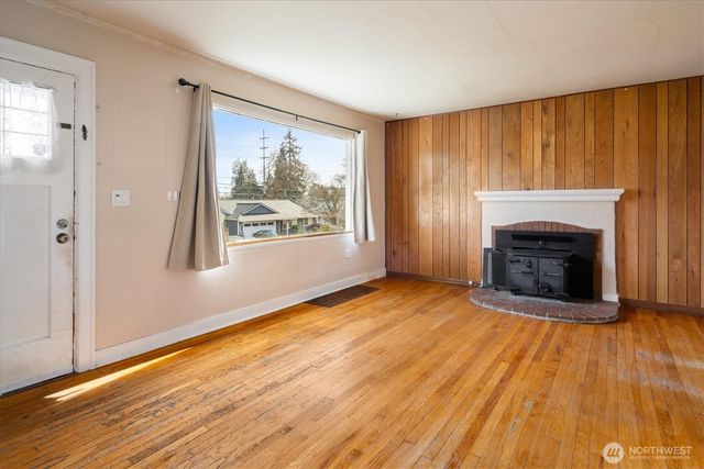 11737 North Park Avenue N, Seattle, WA 98133