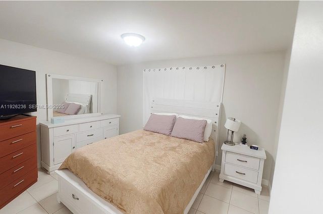 2275 SW 15th St, Miami, FL 33145