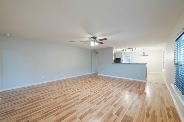 112 Millers LOOP, Jarrell, TX 76537
