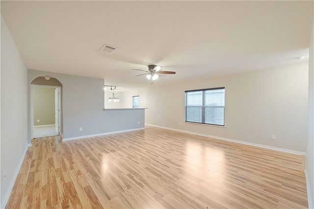 112 Millers LOOP, Jarrell, TX 76537
