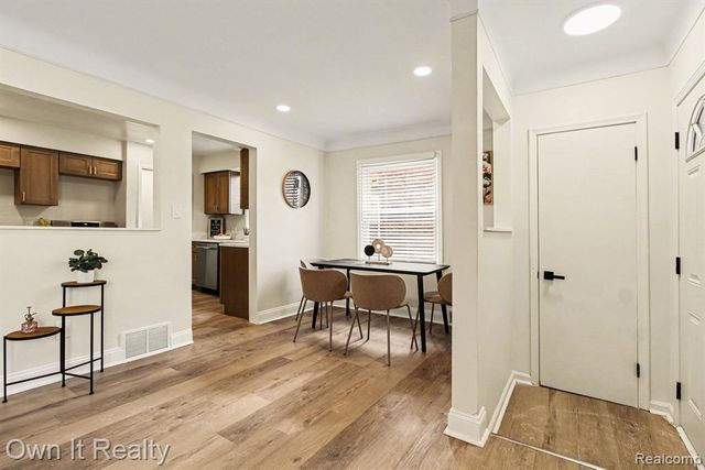 15574 Fox, Redford, MI 48239