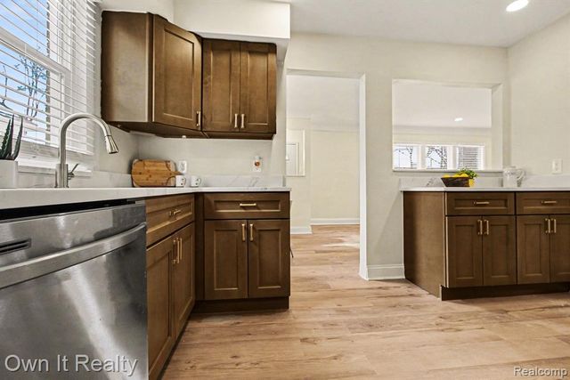 15574 Fox, Redford, MI 48239