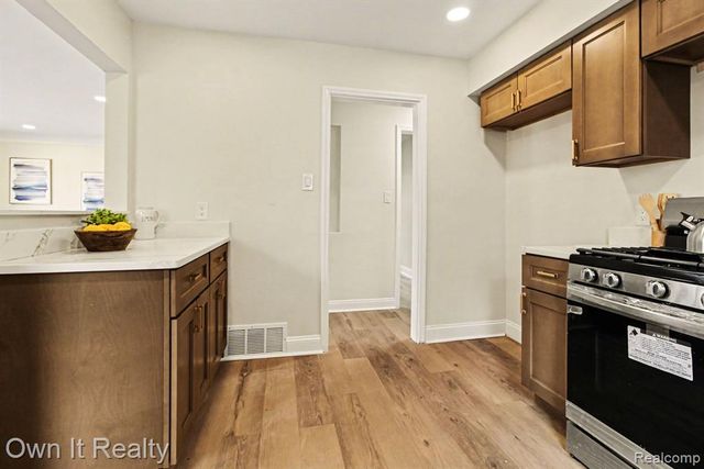 15574 Fox, Redford, MI 48239