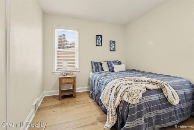 15574 Fox, Redford, MI 48239