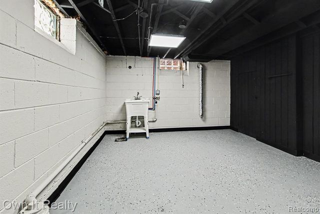 15574 Fox, Redford, MI 48239