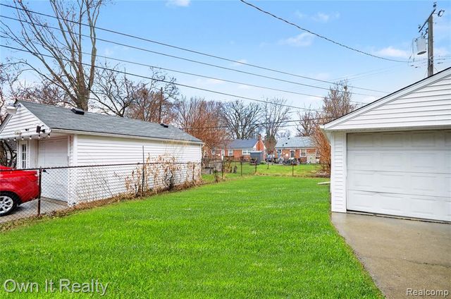 15574 Fox, Redford, MI 48239