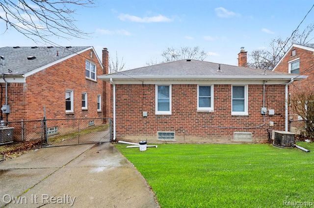 15574 Fox, Redford, MI 48239