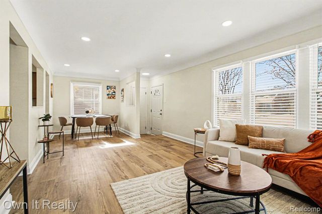 15574 Fox, Redford, MI 48239