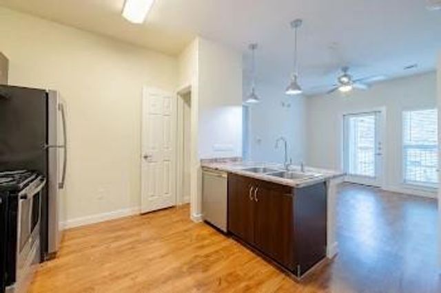 6725 Circle South RD B-1249, Austin, TX 78745