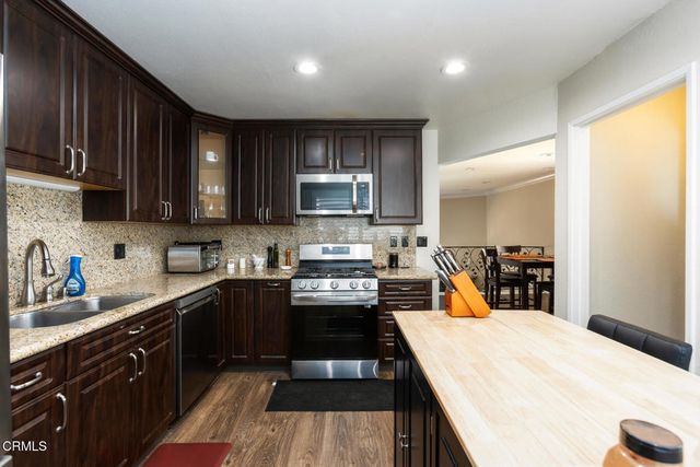 10141 Samoa Avenue 11, Tujunga, CA 91042