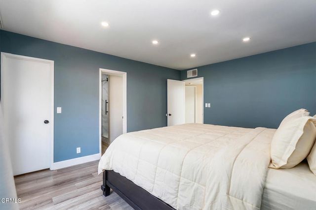 10141 Samoa Avenue 11, Tujunga, CA 91042