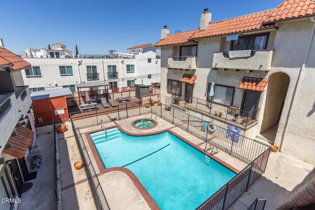 10141 Samoa Avenue 11, Tujunga, CA 91042