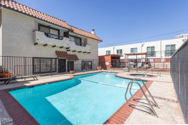 10141 Samoa Avenue 11, Tujunga, CA 91042