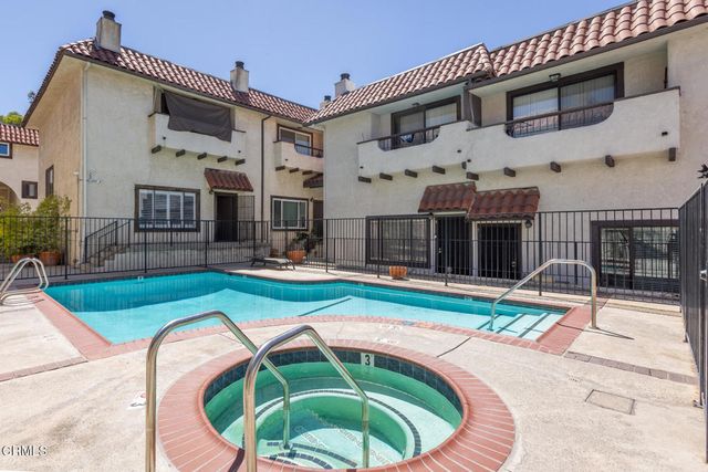 10141 Samoa Avenue 11, Tujunga, CA 91042