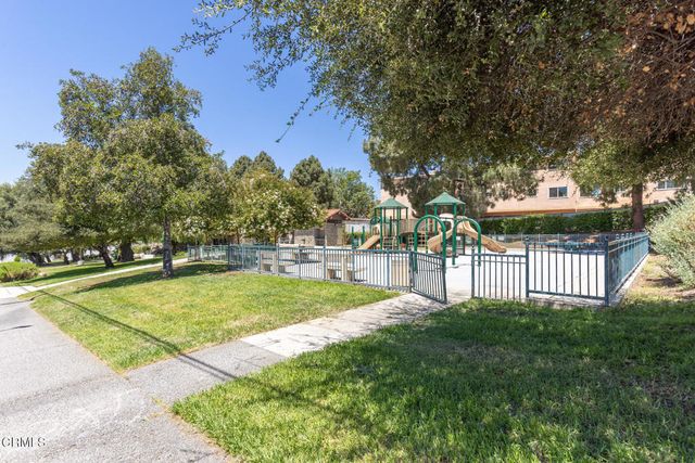 10141 Samoa Avenue 11, Tujunga, CA 91042