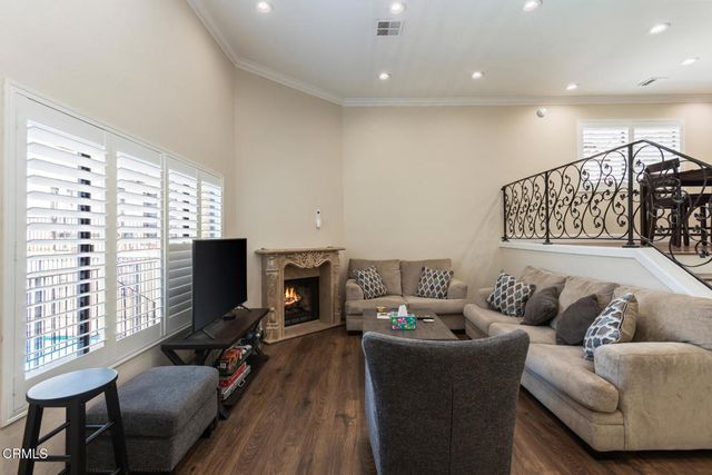 10141 Samoa Avenue 11, Tujunga, CA 91042