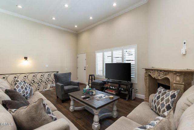 10141 Samoa Avenue 11, Tujunga, CA 91042