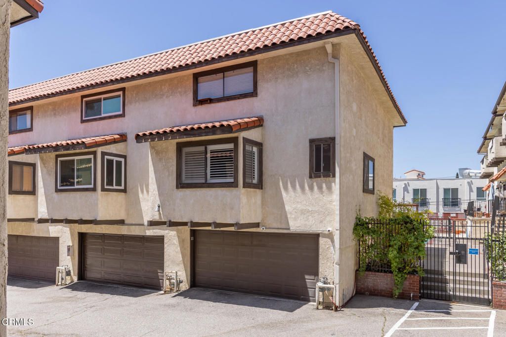 10141 Samoa Avenue 11, Tujunga, CA 91042