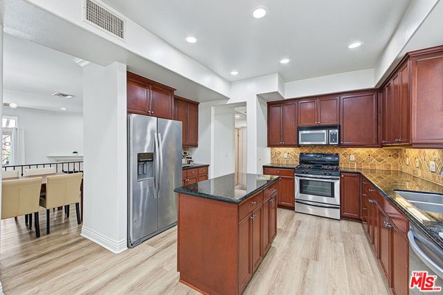 681 S Norton Avenue 103, Los Angeles, CA 90005