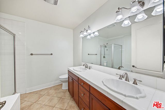681 S Norton Avenue 103, Los Angeles, CA 90005