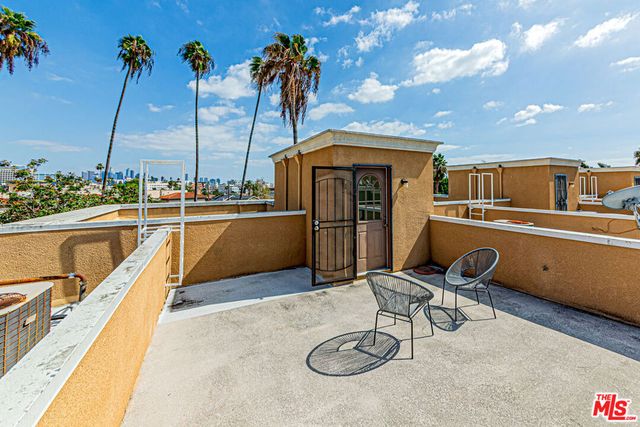 681 S Norton Avenue 103, Los Angeles, CA 90005