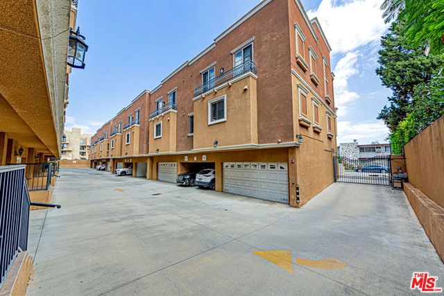 681 S Norton Avenue 103, Los Angeles, CA 90005