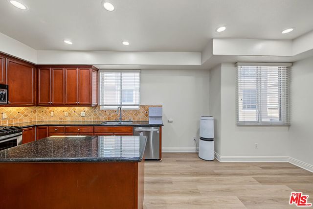 681 S Norton Avenue 103, Los Angeles, CA 90005