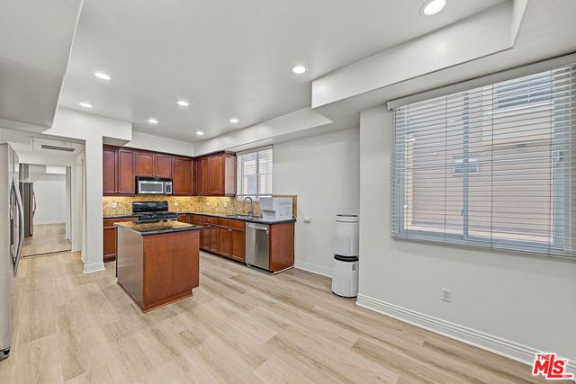 681 S Norton Avenue 103, Los Angeles, CA 90005