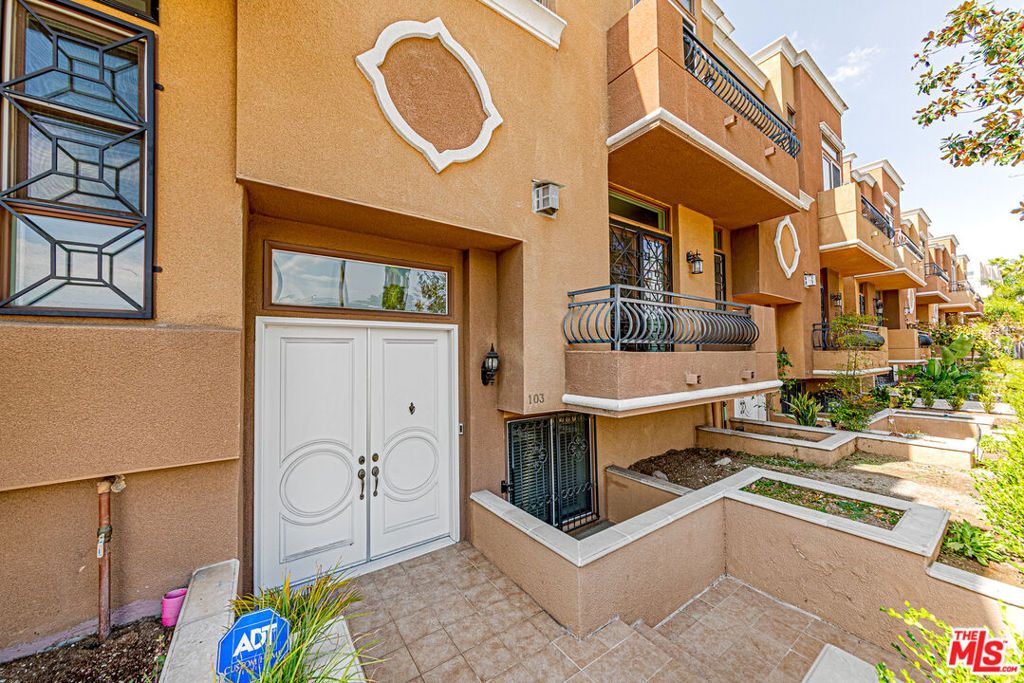 681 S Norton Avenue 103, Los Angeles, CA 90005