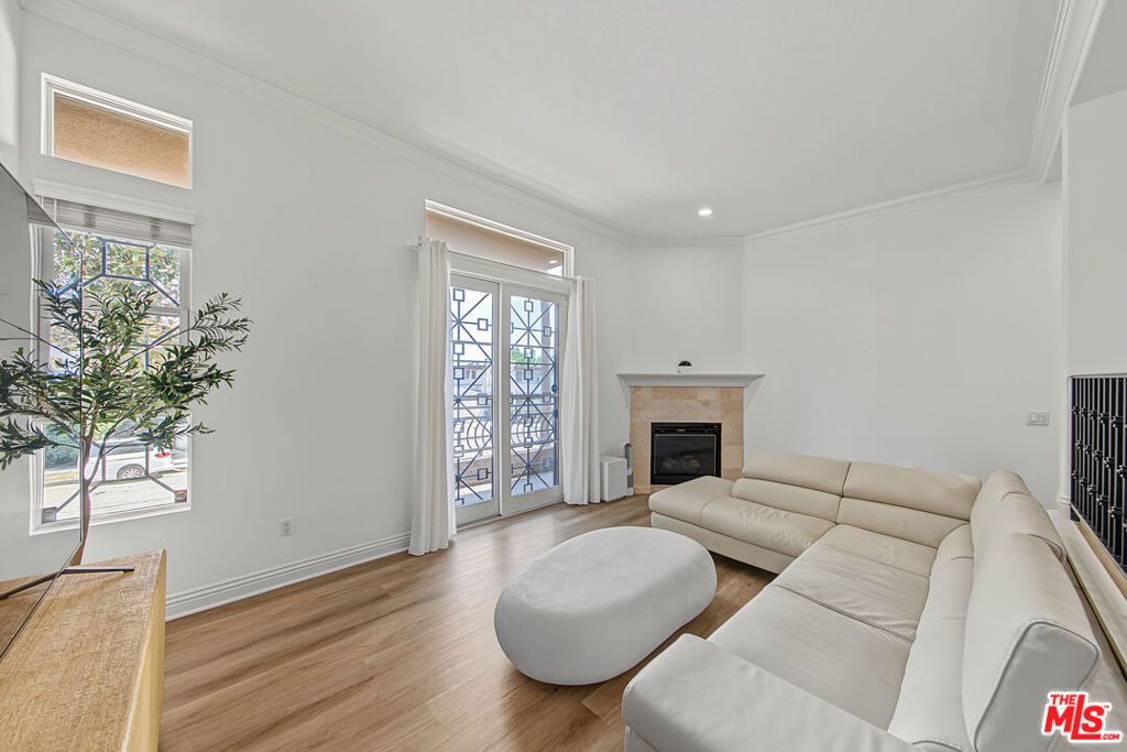 681 S Norton Avenue 103, Los Angeles, CA 90005 — photo 4