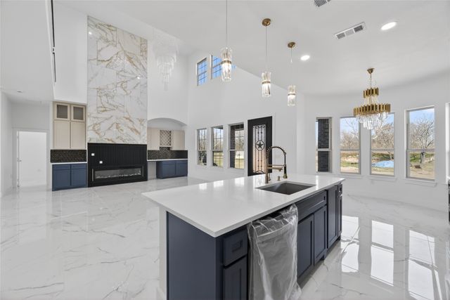 1530 S Houston School Road, Lancaster, TX 75146