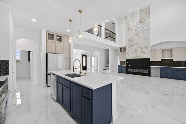 1530 S Houston School Road, Lancaster, TX 75146