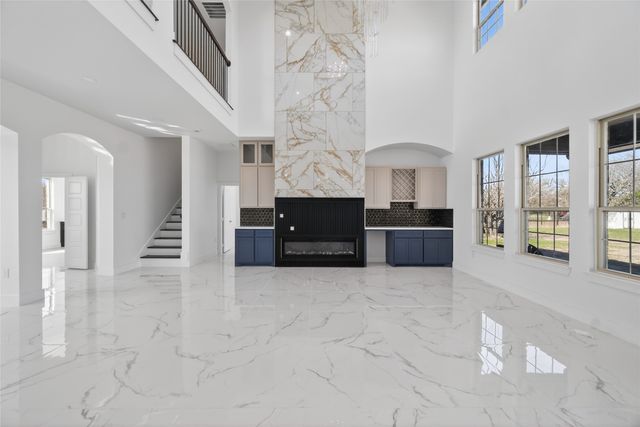 1530 S Houston School Road, Lancaster, TX 75146