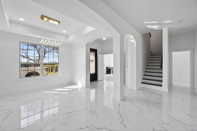 1530 S Houston School Road, Lancaster, TX 75146