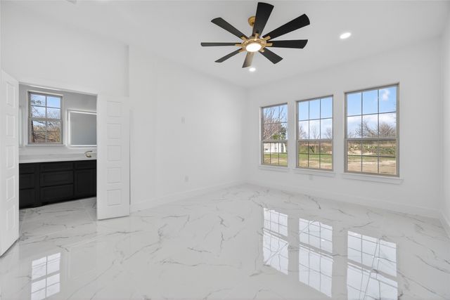 1530 S Houston School Road, Lancaster, TX 75146