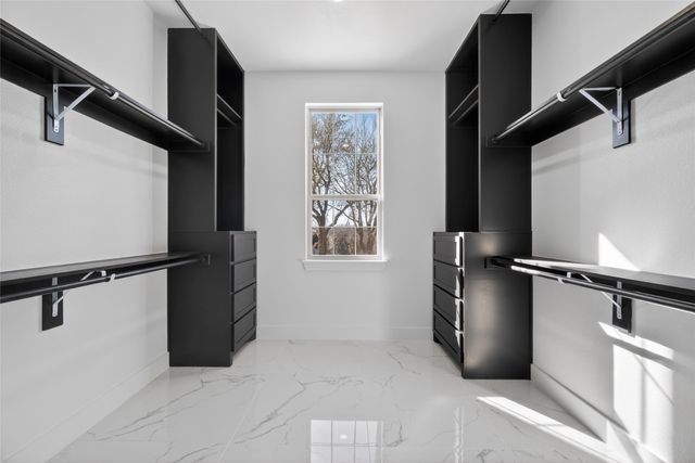 1530 S Houston School Road, Lancaster, TX 75146