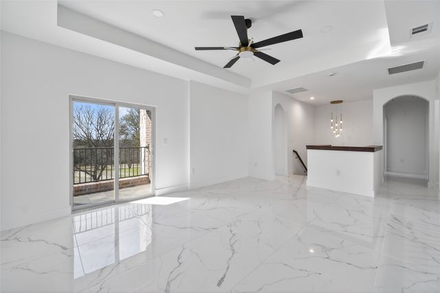 1530 S Houston School Road, Lancaster, TX 75146