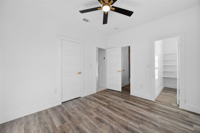 1530 S Houston School Road, Lancaster, TX 75146